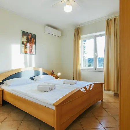 דירה Cozy Apartment In Jezera With Wifi